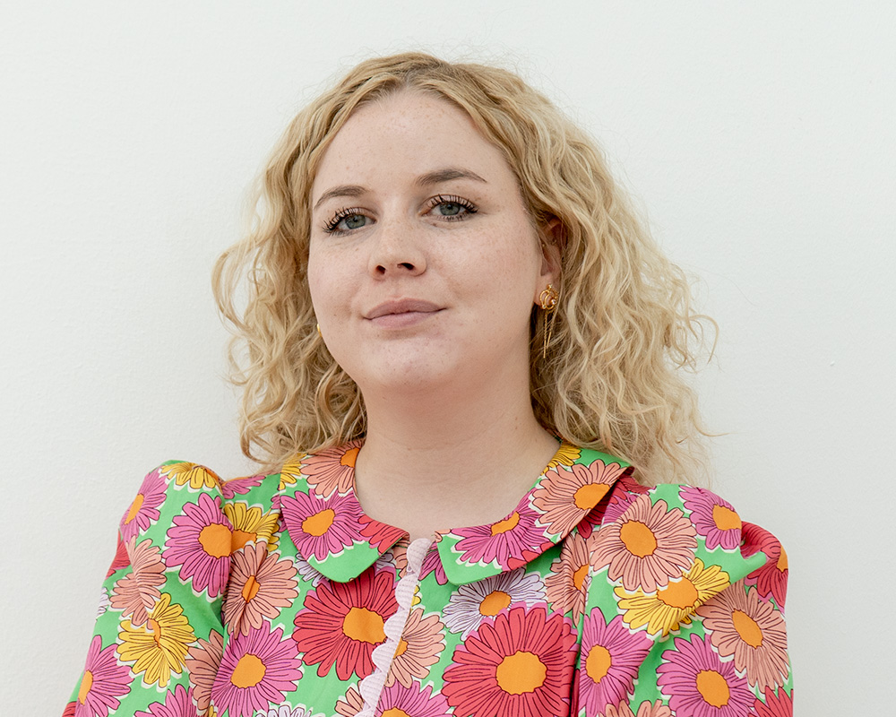 https://buzzanova.com/wp-content/uploads/2022/09/kat-Edit.jpg